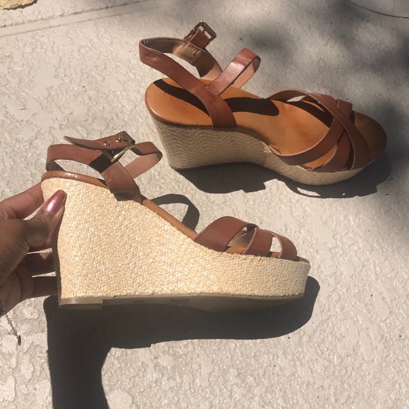 🌸St.Johns bay vegan leather wedges - Picture 3 of 6